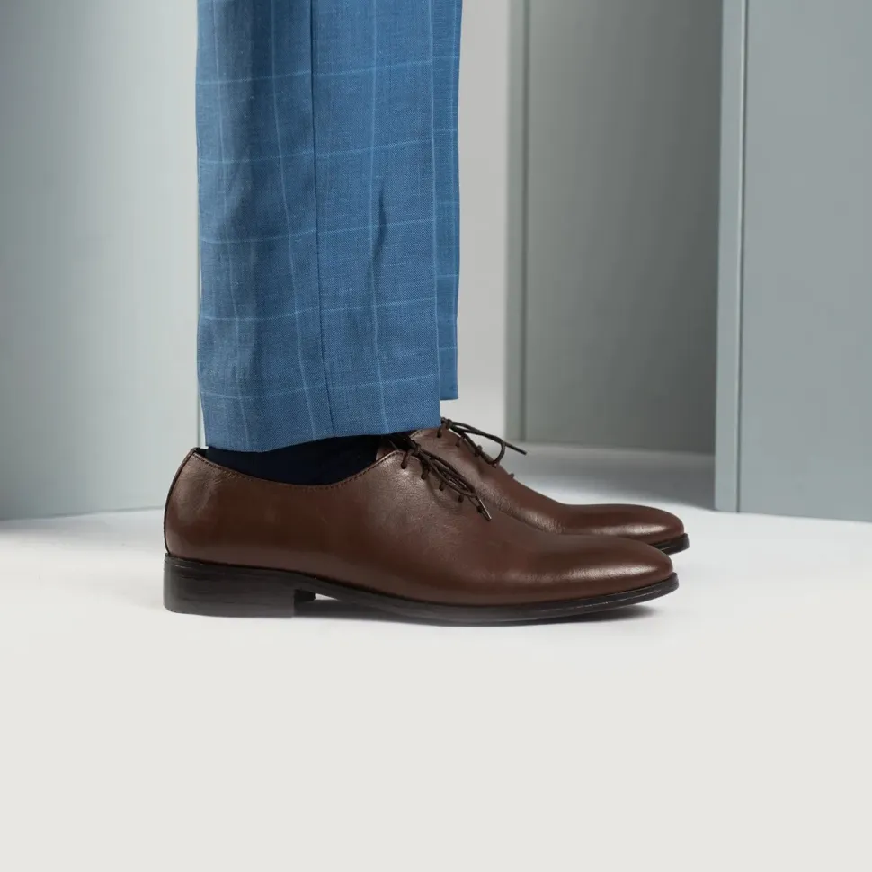 Director Wholecut Brown Leather Shoes