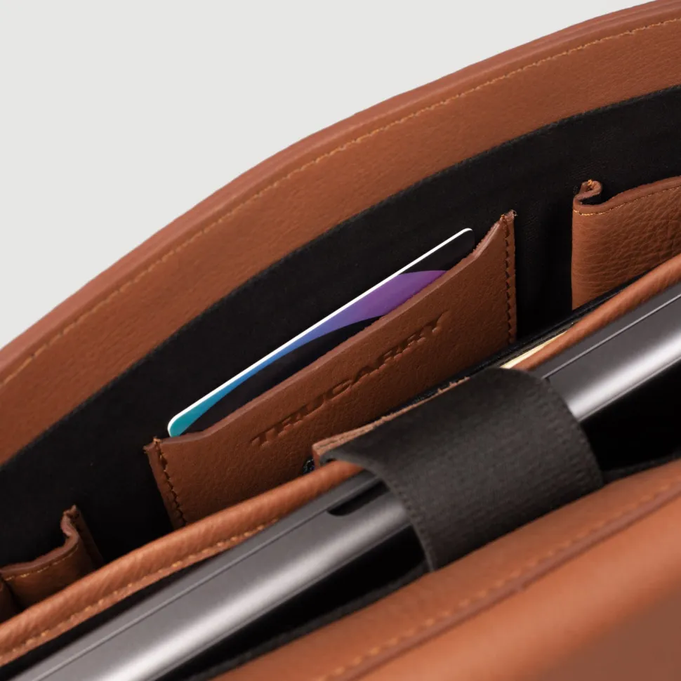 The Carismatico Brown Leather Messenger Bag