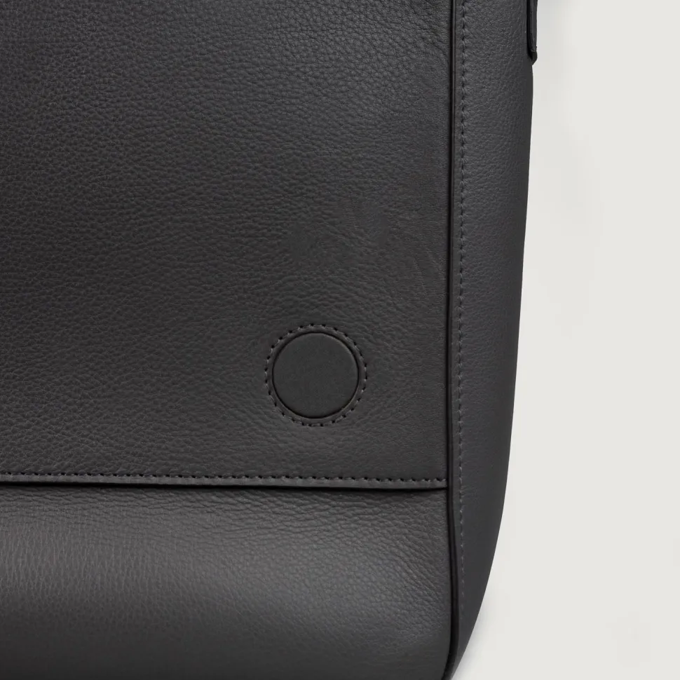 The Carismatico Grey Leather Messenger Bag