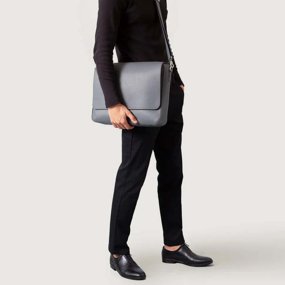 The Carismatico Grey Leather Messenger Bag
