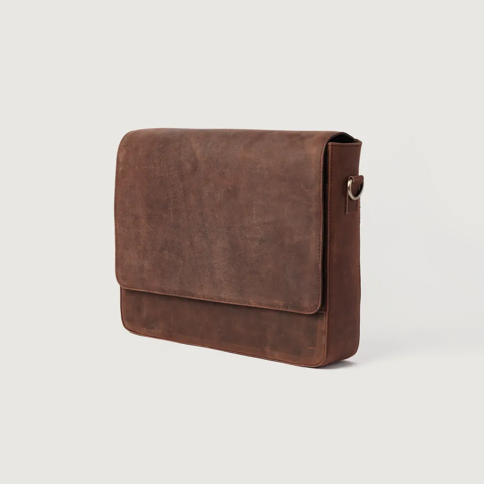 The Carismatico Vintage Distressed Brown Leather Messenger Bag