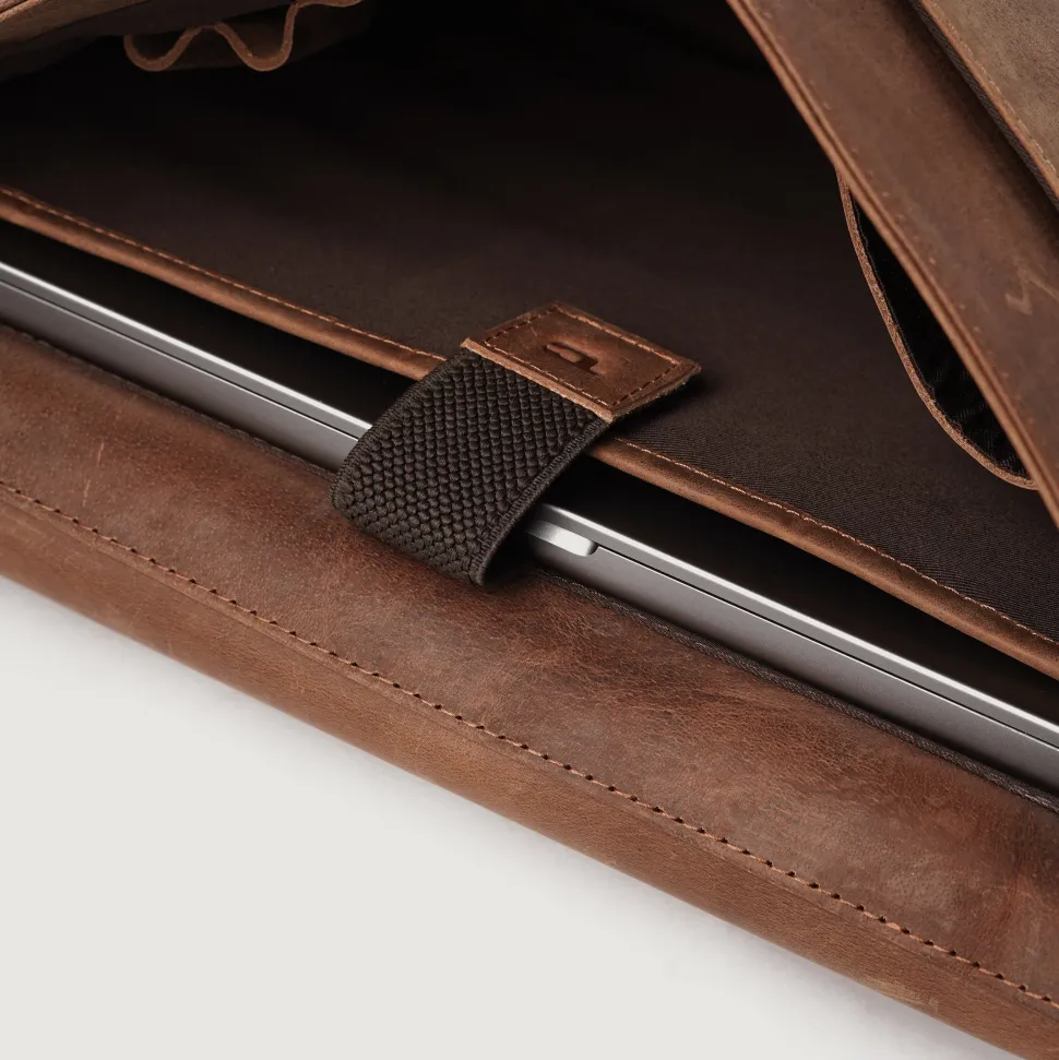 The Carismatico Vintage Tan Brown Leather Messenger Bag